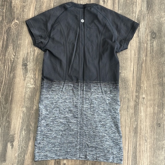 Lululemon Swiftly Tech Short Sleeve - Picture 2 of 7